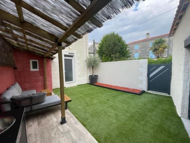 - Le Nuage - Unique, Espace Spa Privatif Et Jardin Avec Plancha Et Salon Privatif, Stationnement Public Gratuit Niort Ngoại thất bức ảnh